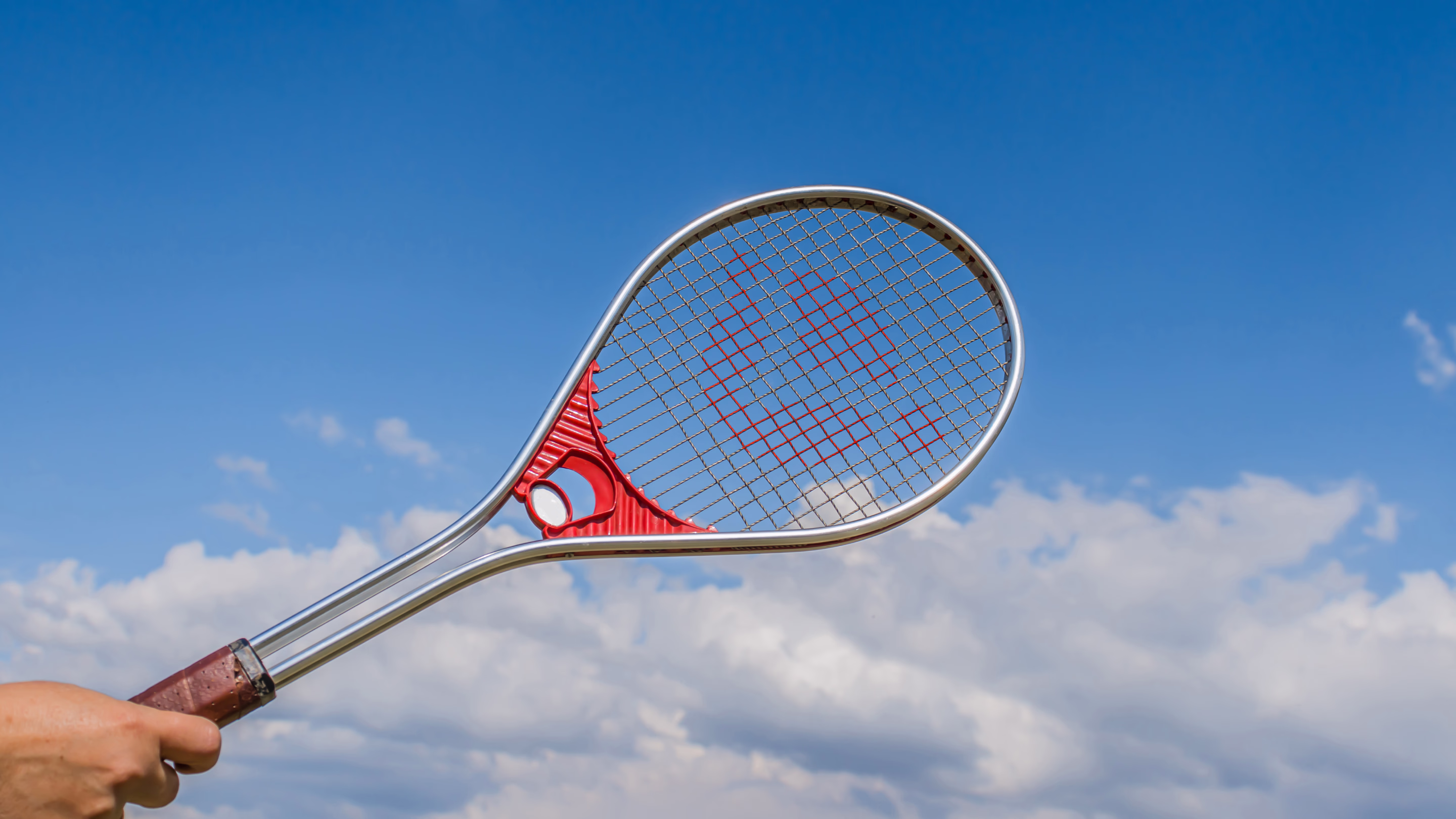 using tennis idea for the Versus logotype
