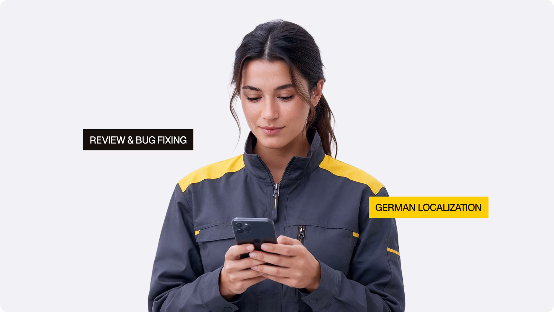 Warehouse worker checking the localized SMAVOO website on a phone