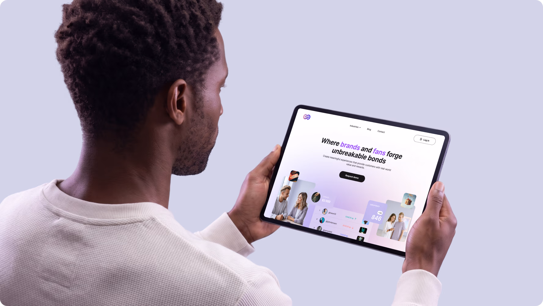 Man browsing the Chainstarters website on a tablet